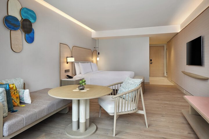 Room 45 of 210