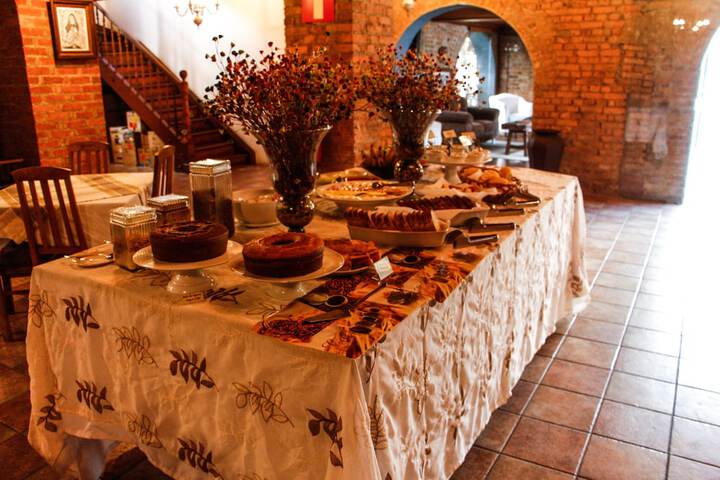 Dining 76 of 106