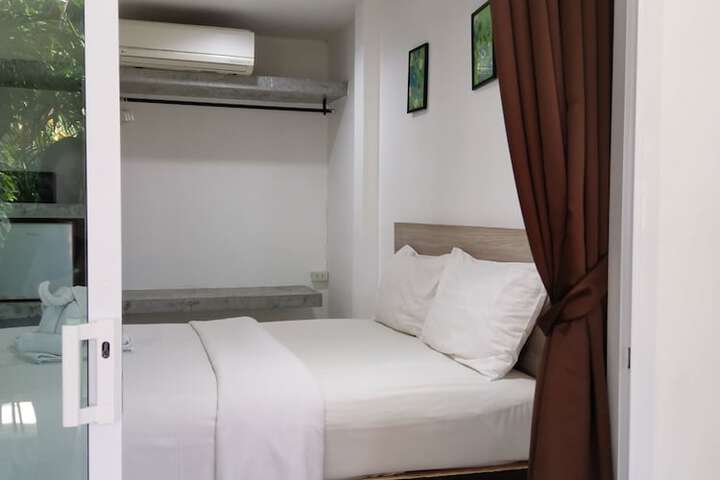 Room 22 of 93