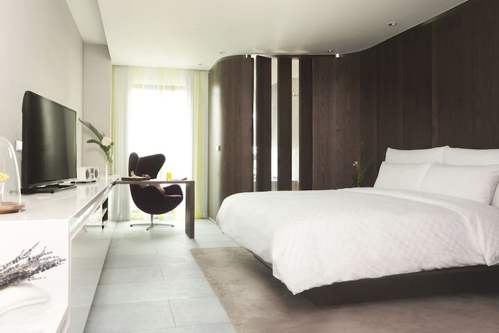 Room 10 of 73