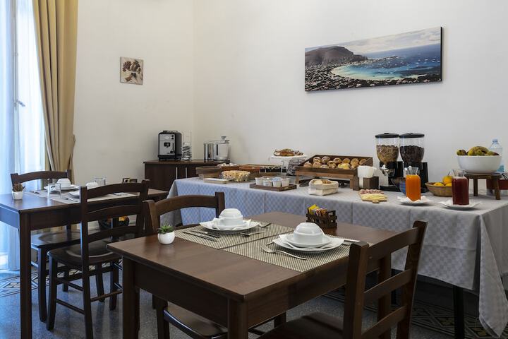 Breakfast/Coffee Service 23 of 31