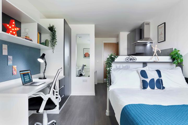 Room 8 of 15