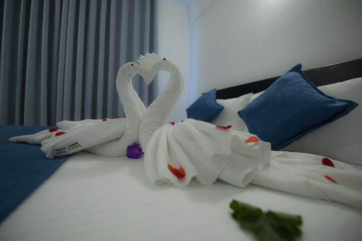 Room 4 of 33
