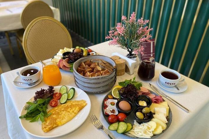 Breakfast/Coffee Service 58 of 67