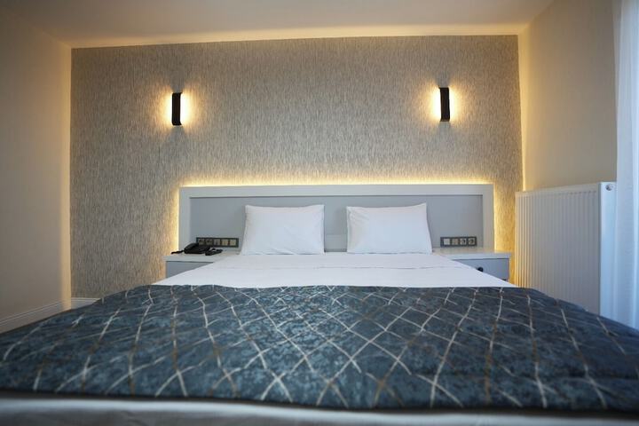 Room 4 of 15