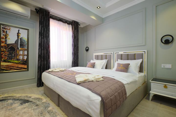 Room 27 of 68