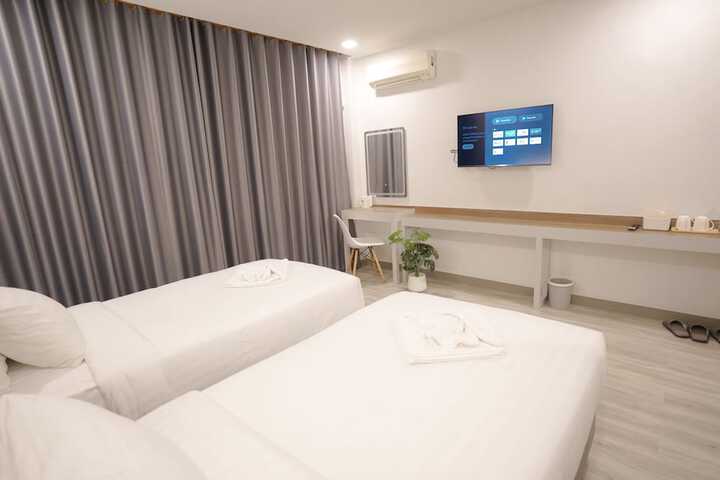 Room 8 of 23