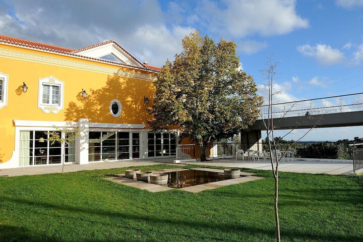 Hotel Exterior 47 of 53