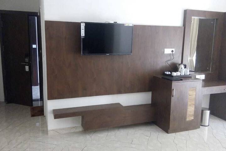 Room 16 of 34