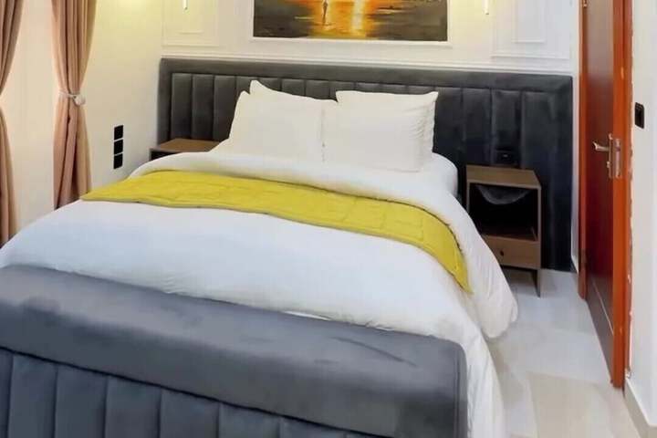 Room 2 of 57