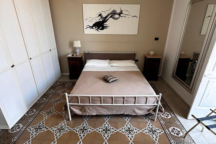 Room 2 of 21