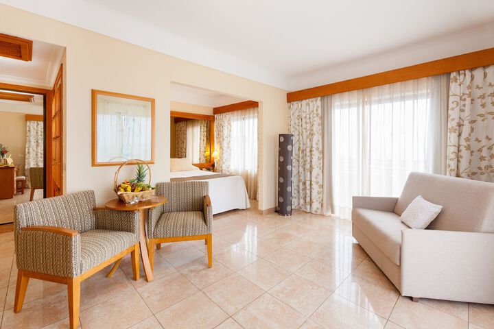 Room 2 of 41