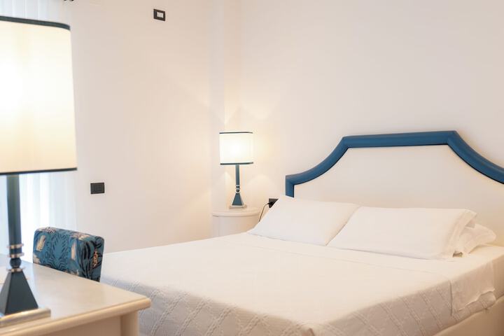 Room 46 of 247