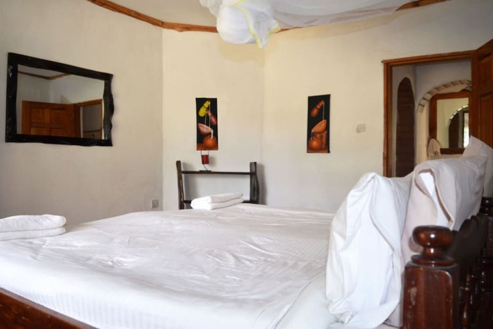 Room 4 of 52