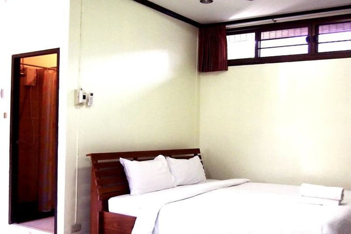 Room 5 of 14