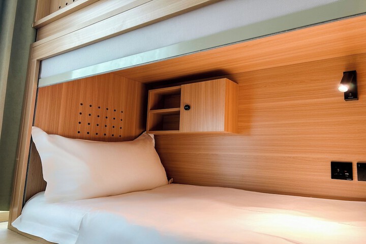 Room 29 of 42