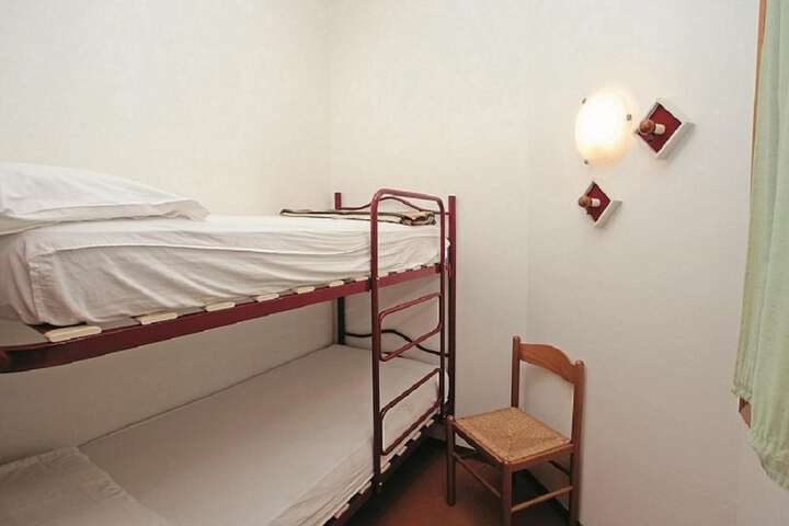 Room 11 of 42