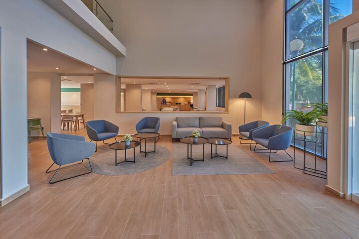 Entrance & Lobby