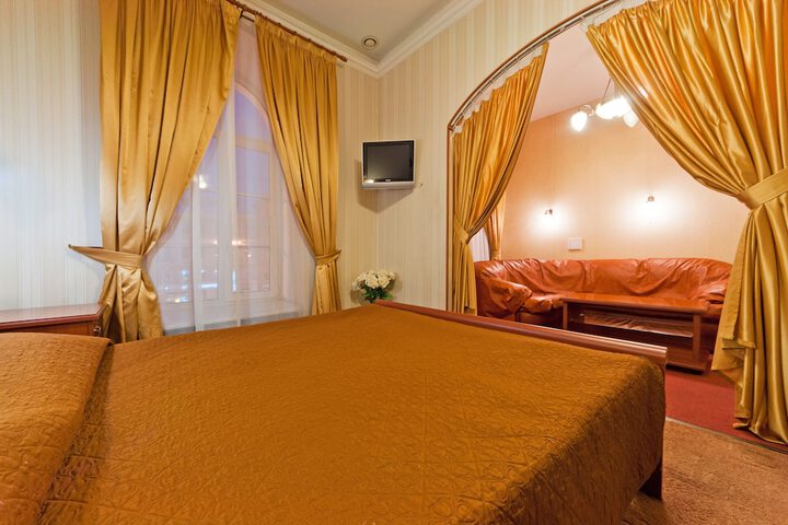 Room 18 of 94