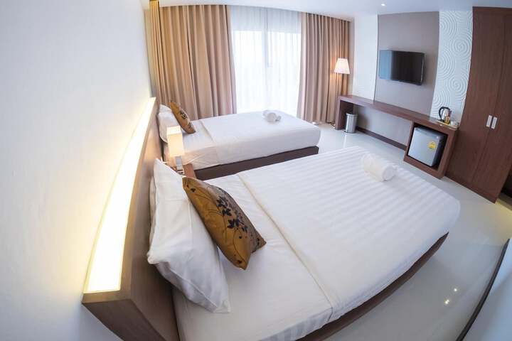 Room 17 of 32