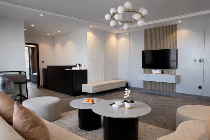 Room 32 of 41