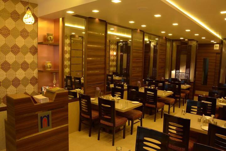 Dining 5 of 7