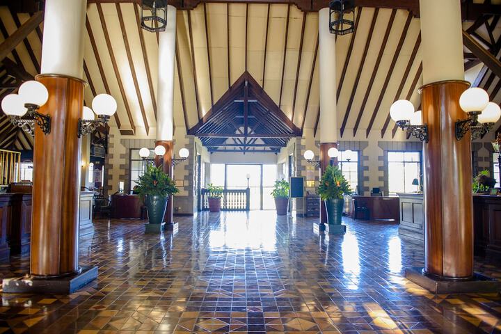 Hotel Lobby