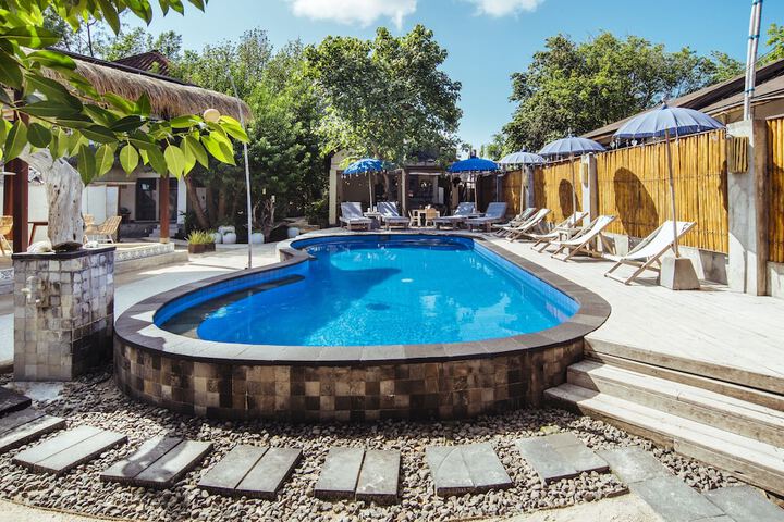Pool Hotel
