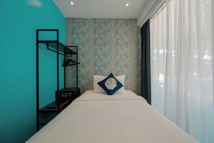Room 18 of 65
