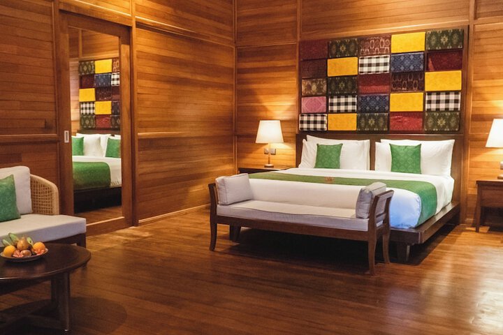 Room 10 of 90