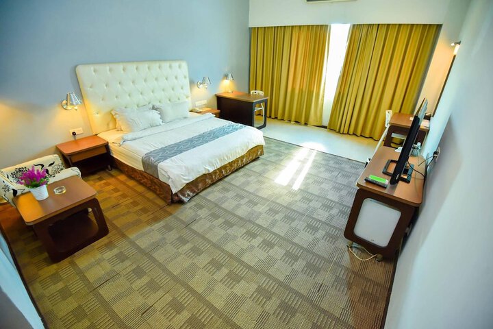 Room 12 of 53