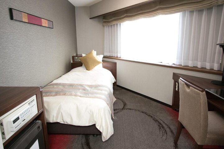 Room 5 of 52