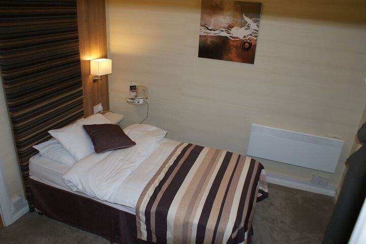Room 7 of 33