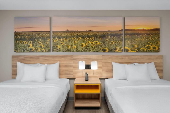 Room 28 of 68