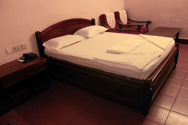 Room 25 of 33
