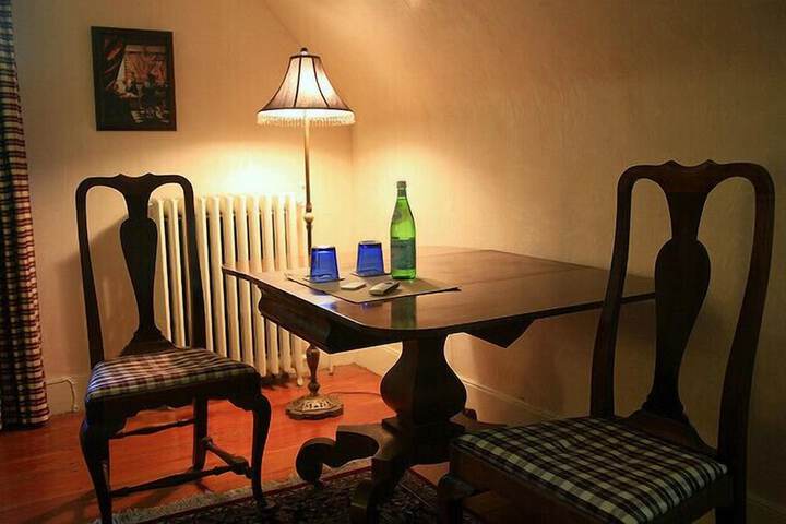 Room 14 of 28
