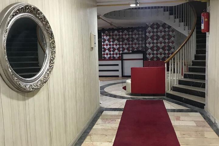 Ballroom/Hall 12 of 12