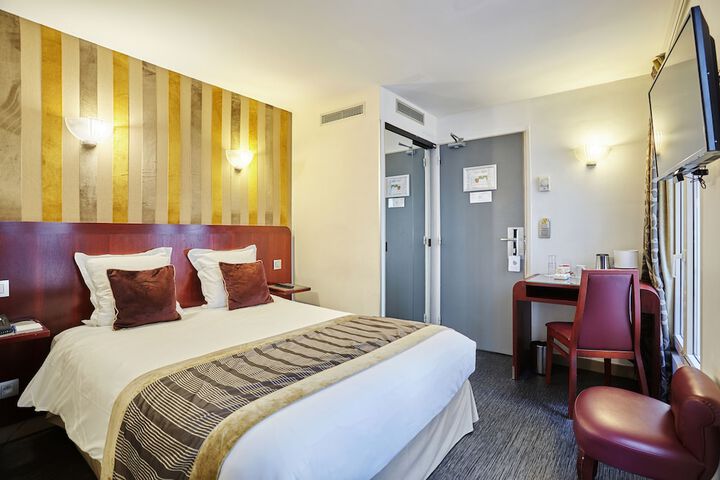 Room 6 of 27