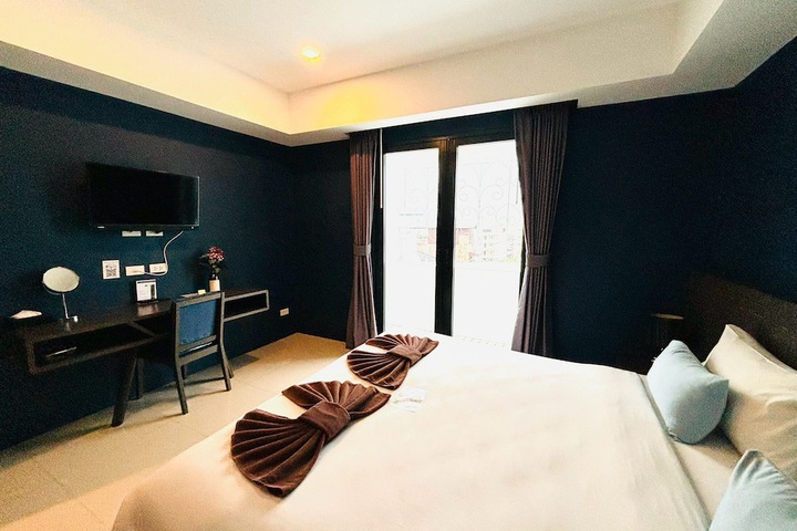 Room 5 of 33
