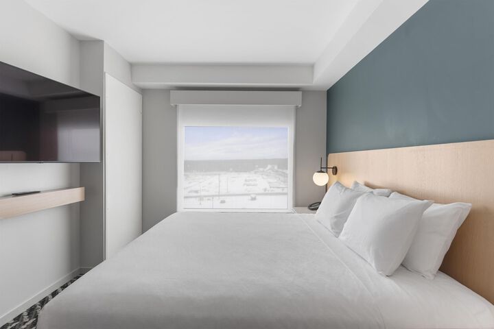Room 40 of 103