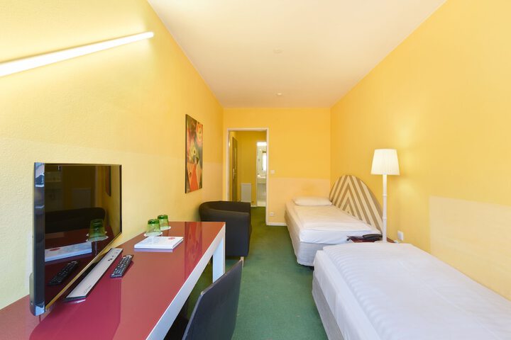 Room 16 of 49