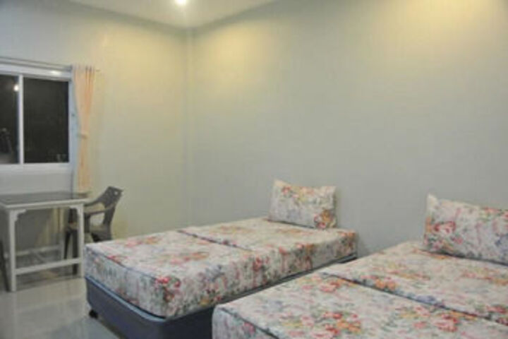 Room 11 of 15