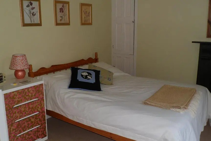 Room 4 of 4