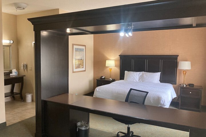 Room 16 of 42