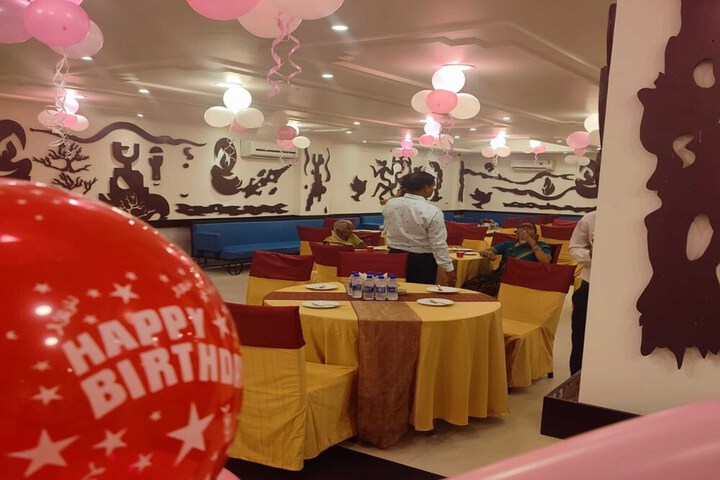 Ballroom/Hall 20 of 28