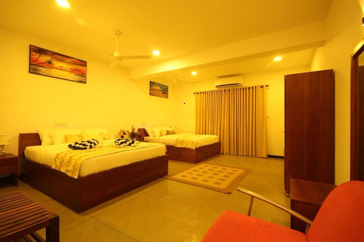 Room 9 of 76