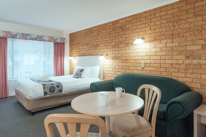 Room 34 of 79