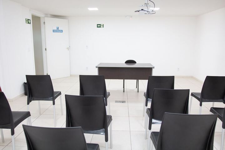 Business Center 52 of 68