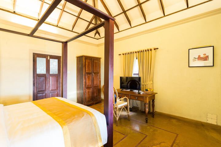 Room 8 of 38