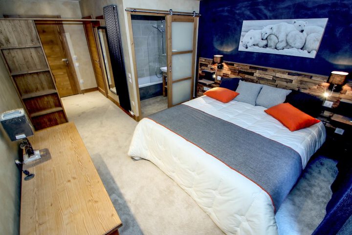 Room 3 of 47